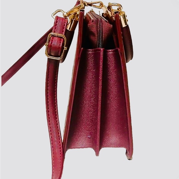 Elegant Burgundy Shoulder Bag - Picture 9 of 13
